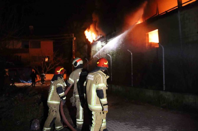 Bursa İtfaiyesi Gece Gündüz İş Başında
