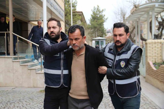 Bursa’da 2 Kardeşin Ve Polis Memurunun Ölümüyle İlgili Aranan Şüpheli Eskişehir’de Yakalandı