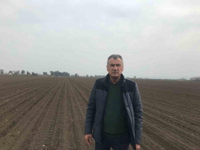 Depremzede Çiftçiler Üretmeye Devam Ediyor