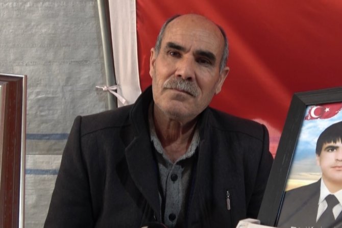 Ailelerin Hdp Önündeki Evlat Nöbeti 275 Gündür Sürüyor