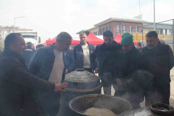 500 Yıllık Saray Yemeği Bu Kez Depremzedeler İçin Hazırlandı