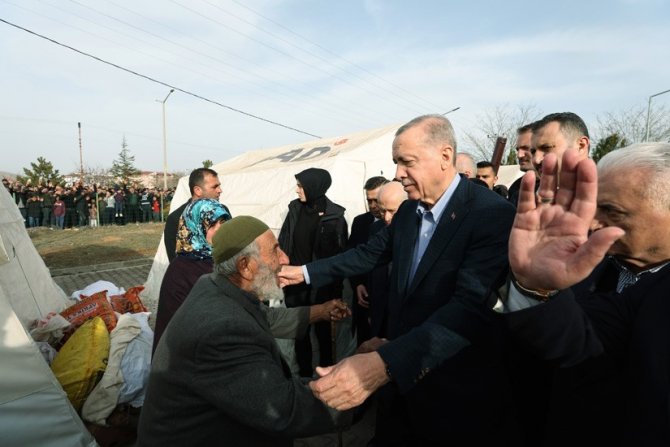 Cumhurbaşkanı Erdoğan: “15 Bin Lira Taşınma Yardımını Bugün İtibarıyla Ödemeye Başlıyoruz”