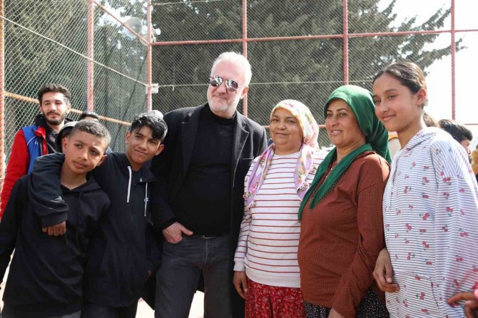 Ünlü İsimler Deprem Bölgesinde