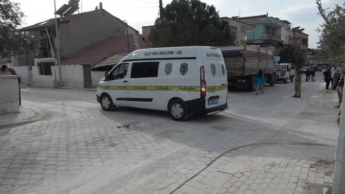 Sokak Ortasında Sırtından Vuruldu