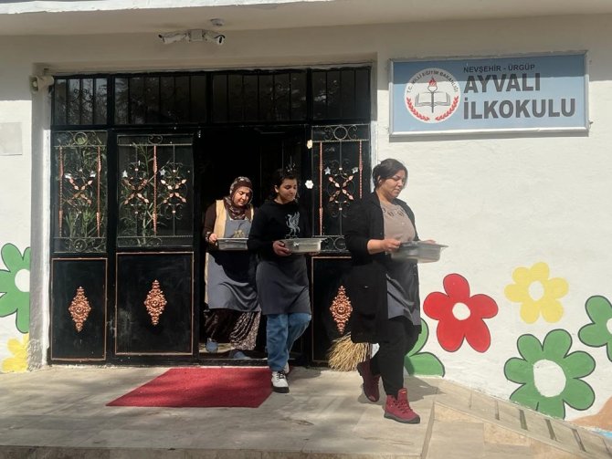 Bu Köy Dayanışmanın Adresi Oldu