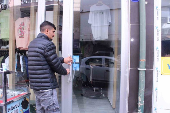 "İ̇yilik" İçin Dükkana Kilit Vurdu