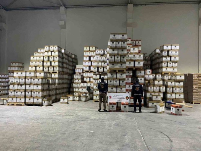 Gümrük Muhafaza Ekipleri 15 Milyon Lira Değerindeki Kaçak Ürüne El Koydu