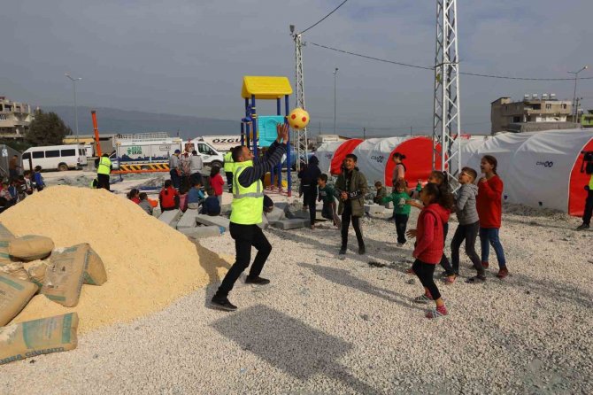 Bursa’da Büyükşehir’den Depremzede Çocuklara Oyun Parkı