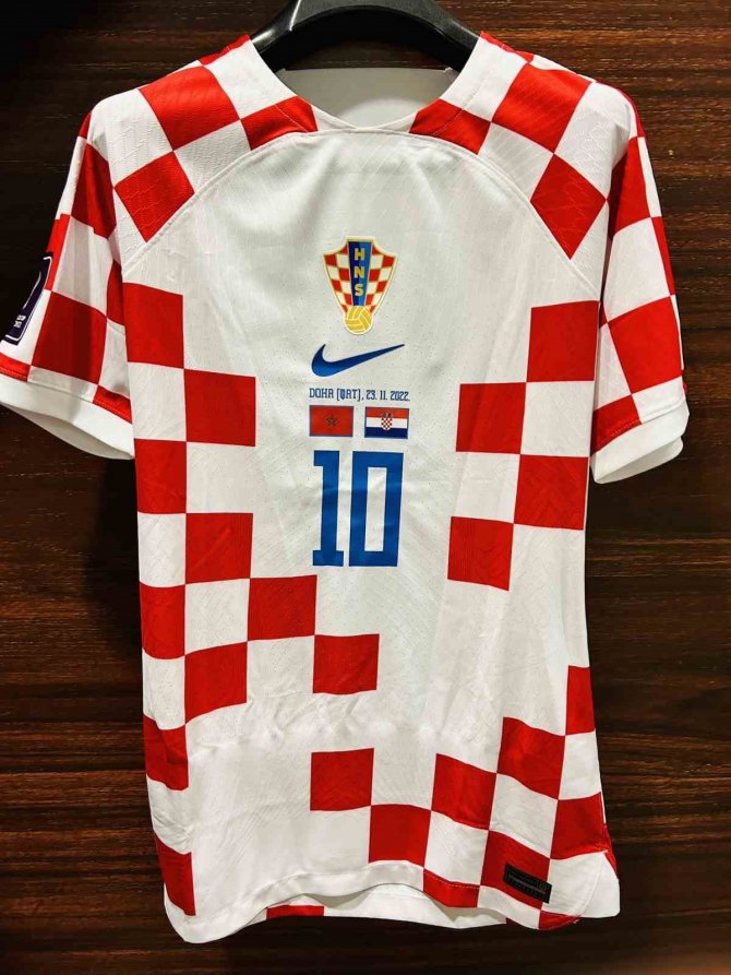 Luka Modric, Formasını Depremzedelere Bağışladı