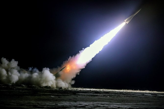 İ̇ran, Hava Sahasının Üçte İkisini Kapsayan Savunma Tatbikatına Başladı