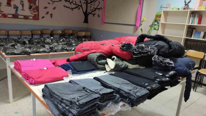 Kardeş Okuldan Yeniceli Öğrencilere Kışlık Kıyafet