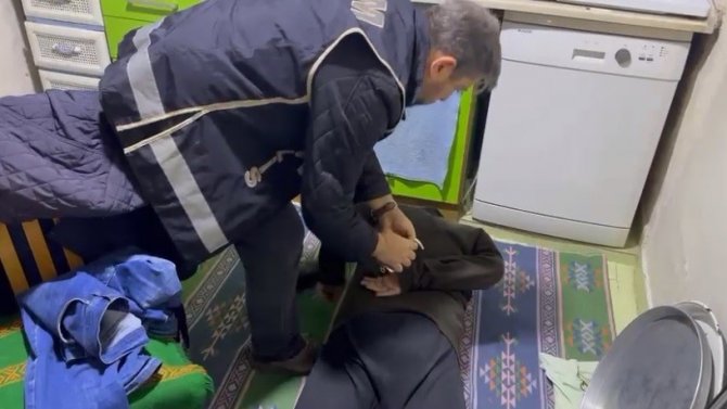 Tefeciler Bin Liraya Karşılık 100 Bin Liralık Senet İmzalatmış