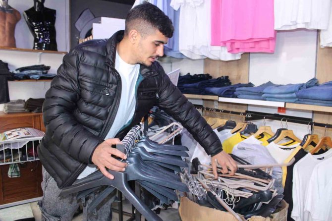 "İ̇yilik" İçin Dükkana Kilit Vurdu