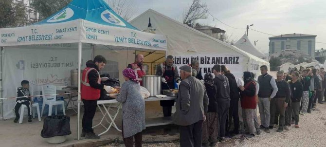 İ̇zmit Belediyesi İkinci Aşevini Kahramanmaraş Pazarcık’ta Kurdu