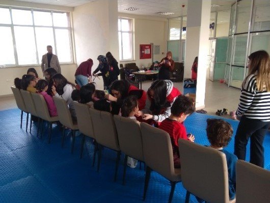 Kaeü’de Depremzede Çocukların Sosyalleşmesi İçin Çalışmalar Yürütülüuyor