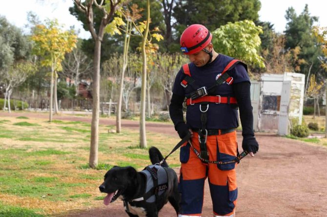 Kepez Arama Kurtarma 12 Kişiye ‘Can’ Oldu