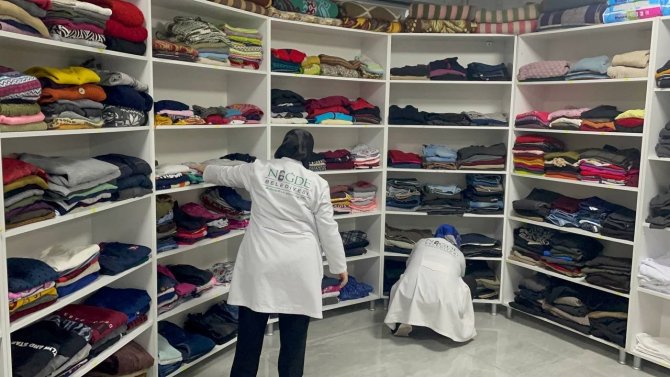 Niğde’de ’Sosyal Market’ Depremzedeler İçin Hizmet Veriyor