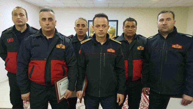 Karabüklü İtfaiyeciler Enkazdan Kurtardıkları Şevval’i Unutamıyor