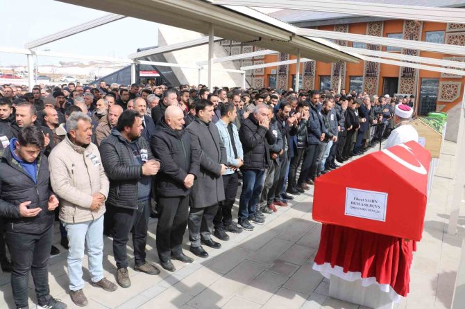 Bir Aile Yok Oldu, Yan Yana Dizilen Tabutlar Yürek Dağladı