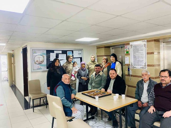 Bitlis’ten Depremzedelere Tam Destek