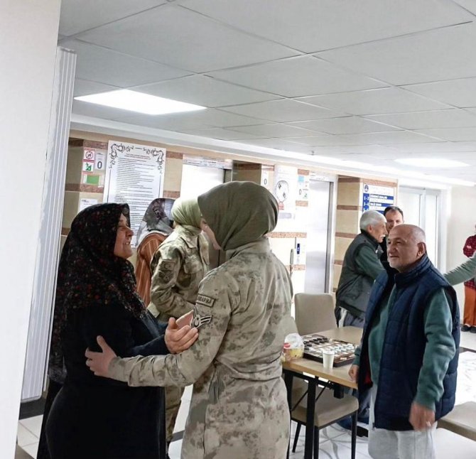 Bitlis’ten Depremzedelere Tam Destek
