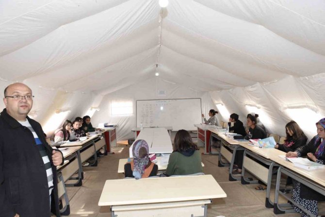 Kahramanmaraş’taki Çadır Kentlerde Sınav Öğrencileri İçin Dyk Başladı