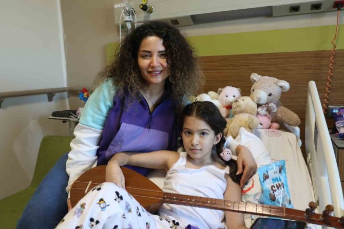 Depremin Simgesi Yağmur’un En Büyük Hayali Gerçekleşti, Sanatçı Deniz Toprak İle Düet Yaptı