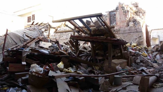 405 Yıllık Tarihi Saraçhane Camii Yerle Bir Oldu