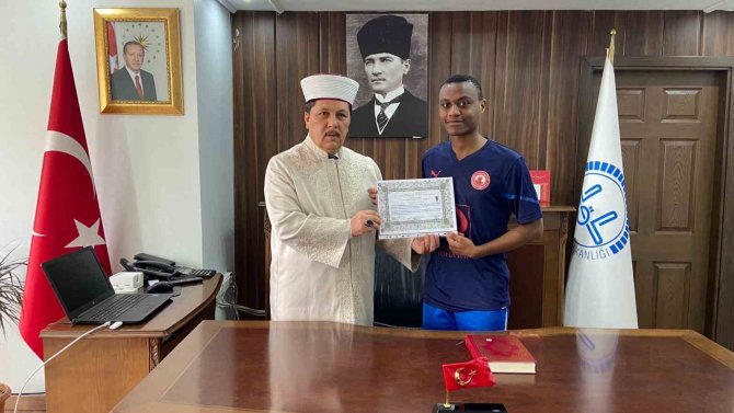 Gabonlu Arthur Müslüman Oldu, İ̇brahim İsmini Aldı