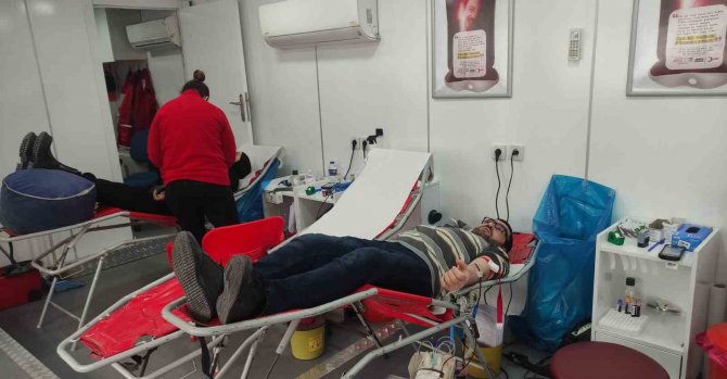 Tosya’da Depremzedeler İçin 450 Ünite Kan Bağışı Yapıldı