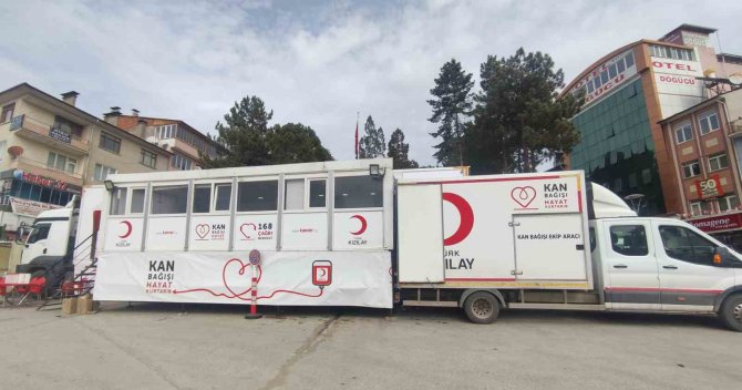 Tosya’da Depremzedeler İçin 450 Ünite Kan Bağışı Yapıldı