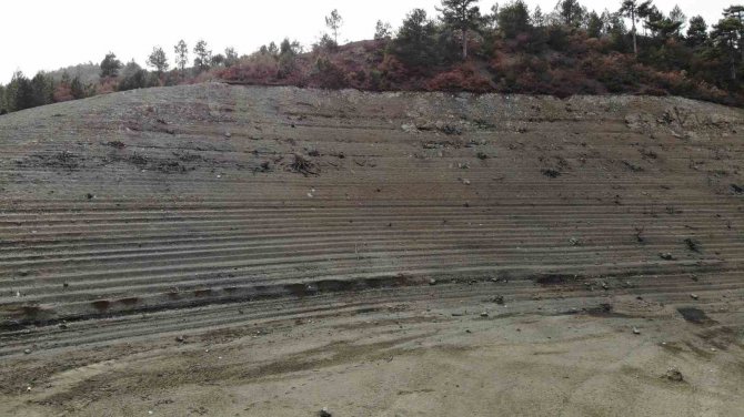 Bursa’nın 20 Günlük Suyu Kaldı... Nilüfer Barajı Şu Anda Bomboş