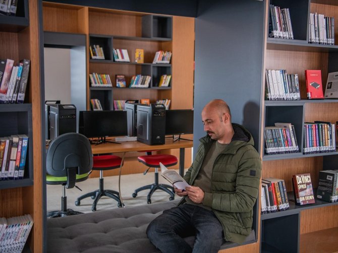 İ̇kiçeşmelik Mahallesi Kütüphanesine Kavuştu