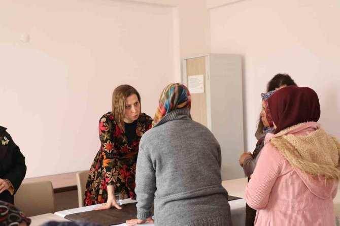 Kütahya’da Misafir Edilen Depremzedelerle Bir Araya Geldi