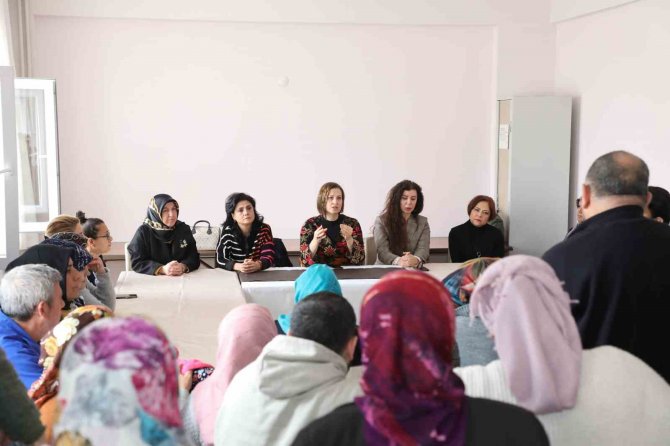 Kütahya’da Misafir Edilen Depremzedelerle Bir Araya Geldi
