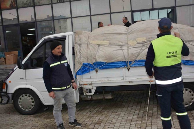 Lapseki Belediyesi Deprem Bölgesine 14’üncü Yardım Aracını Gönderdi