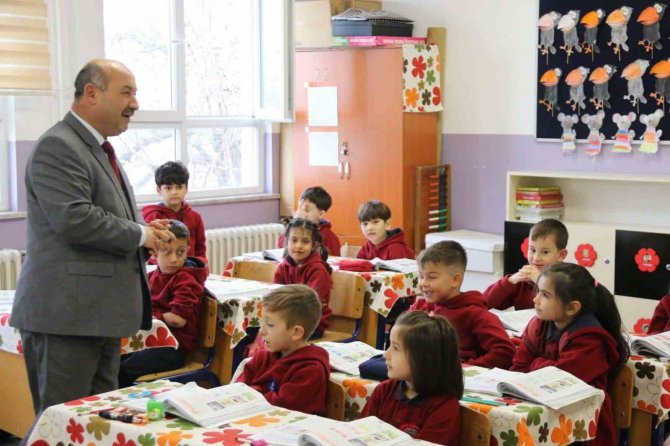 Müdür Başyiğit, İğne Oyalarını İnceledi