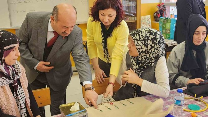 Müdür Başyiğit, İğne Oyalarını İnceledi