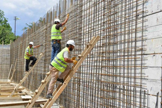 Muratpaşa’da Beton Perde Uygulaması Zorunlu Olacak