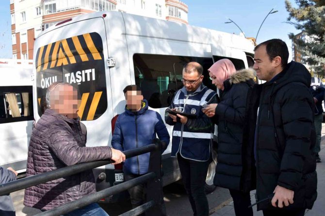 Nevşehir’de Polis Okul Çevrelerinde Kuş Uçurtmuyor