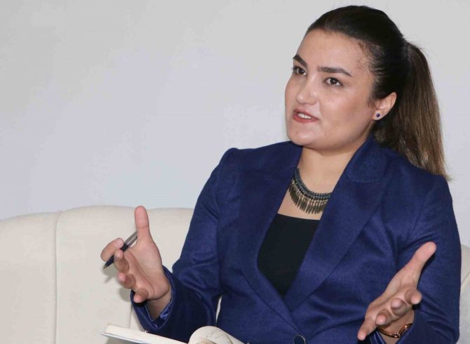 Psikolog Altınay; Depremzedelere, ’Enkaz Altında Kaldın Mı, Bir Yakınını Kaybettin Mi?’ Diye Sormayın