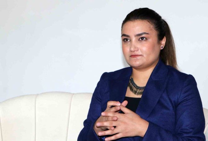 Psikolog Altınay; Depremzedelere, ’Enkaz Altında Kaldın Mı, Bir Yakınını Kaybettin Mi?’ Diye Sormayın