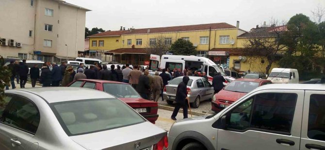Duruşma Sonrası Davalılar Otoparkta Tartıştı, Baltayla Kafasından Yaraladı
