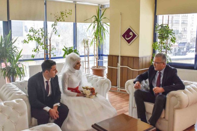 Depremzede Çift Karacabey’de Dünyaevine Girdi
