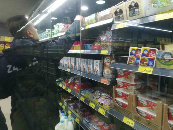 Zabıtalar Market Ve Alışveriş Merkezlerinde Denetim Yaptı
