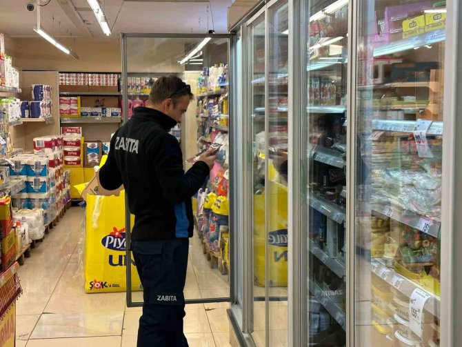 Zabıtalar Market Ve Alışveriş Merkezlerinde Denetim Yaptı