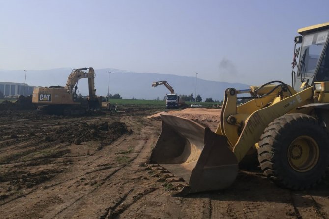 Afyonkarahisar Özel İ̇dare Ekipleri Deprem Bölgesinde Enkaz Kaldırma Çalışmalarını Sürdürüyor