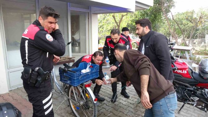 Kriz Geçirip Evi Ateşe Verdi, Müdahale İçin Gelen Ekiplere Ecel Teri Döktürdü