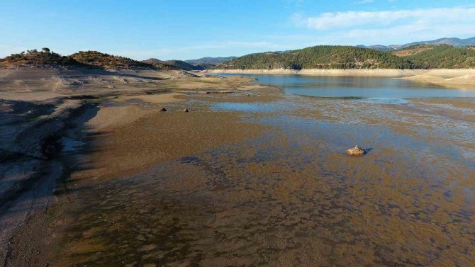 Sındırgı Çaygören Barajı Endişe Veriyor