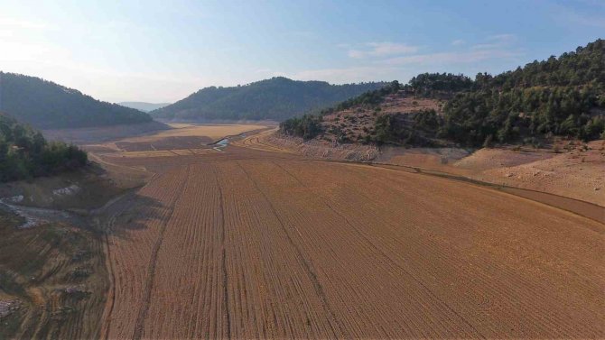 Sındırgı Çaygören Barajı Endişe Veriyor